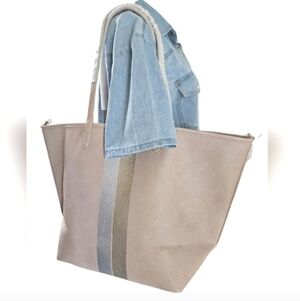 STELLA & DOT INSULATED TOTE TAN SILVER BLUE